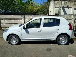 Utilizat 2011 Dacia Sandero Hatchback | 1.999 EUR (Super Preț)