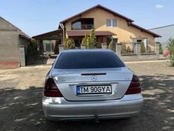 Utilizat 2003 Mercedes 220 | 2.500 EUR
