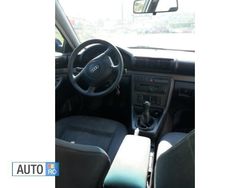 Albastru marin Utilizat 1998 Audi A4 Berlinǎ | 1.800 EUR