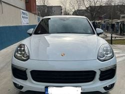 Alb Utilizat 2016 Porsche Cayenne SUV | 30.500 EUR (Super Preț)