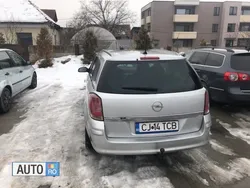 Gri Utilizat 2007 Opel Astra Break | 2.600 EUR (Preț OK)