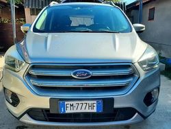 Gri Utilizat 2017 Ford Kuga SUV | 13.000 EUR (Preț OK)