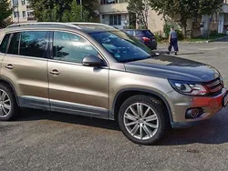Culoaregalbeuriu Utilizat 2012 VW Tiguan Sportline SUV | 10.000 EUR (Preț OK)