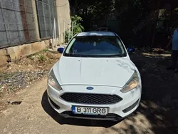 Alb Utilizat 2015 Ford Focus Hatchback | 6.800 EUR (Preț OK)