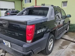 Negru Utilizat 2003 Chevrolet Avalanche Monovolum | 5.600 EUR