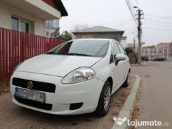 Alb Utilizat 2011 Fiat Grande Punto Hatchback | 2.500 EUR