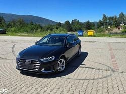 Culoarenegru Utilizat 2021 Audi A4 Break | 19.450 EUR (Preț bun)