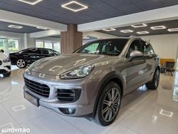 Gri Utilizat 2015 Porsche Cayenne SUV | 27.779 EUR (Preț OK)