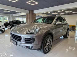 Gri Utilizat 2015 Porsche Cayenne SUV | 28.780 EUR (Preț OK)