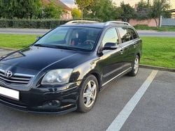 Culoarenegru Utilizat 2006 Toyota Avensis Sol Break | 1.977 EUR (Preț bun)