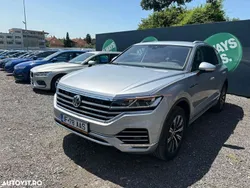Gri Utilizat 2020 VW Touareg Elegance SUV | 35.950 EUR (Preț bun)