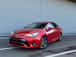 Rosu Utilizat 2015 Toyota Avensis Luxury Berlinǎ | 14.000 EUR