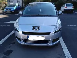 Gri Utilizat 2010 Peugeot 5008 Monovolum | 4.200 EUR (Scump)