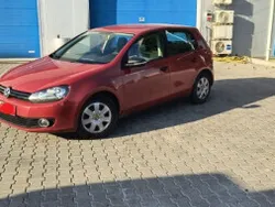 Rosu Utilizat 2009 VW Golf VI Hatchback | 5.500 EUR (Puțin scump)