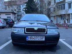 Culoarenegru Utilizat 2005 Skoda Octavia Ambiente Hatchback | 2.300 EUR (Preț OK)