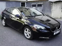 Negru Utilizat 2017 Volvo V40 Break | 6.990 EUR (Super Preț)