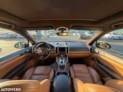 Culoarenegru Utilizat 2012 Porsche Cayenne SUV | 18.700 EUR (Preț OK)