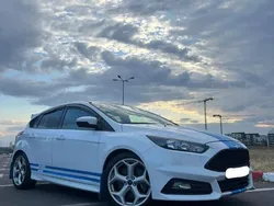 Alb Utilizat 2017 Ford Focus ST | 13.200 EUR (Scump)