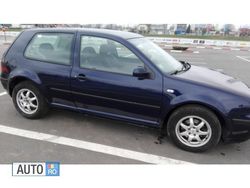 Albastru Utilizat 2003 VW Golf IV Hatchback | 1.500 EUR (Preț bun)