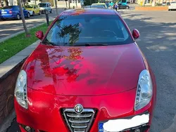Culoarerosu Utilizat 2012 Alfa Romeo Giulietta Distinctive Hatchback | 6.000 EUR (Super Preț)
