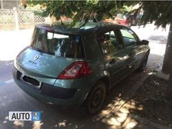 Verde Utilizat 2004 Renault Mégane II Hatchback | 2.200 EUR (Scump)