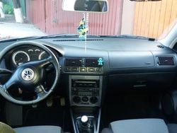 Albastru Utilizat 2001 VW Golf IV Hatchback | 2.500 EUR (Puțin scump)