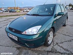 Culoareverde Utilizat 2002 Ford Focus Hatchback | 1.390 EUR (Preț OK)