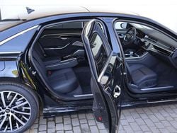 Utilizat 2024 Audi A8L Berlinǎ | 90.358 EUR