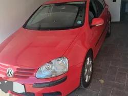 Rosu Utilizat 2006 VW Golf V Hatchback | 3.200 EUR (Preț OK)