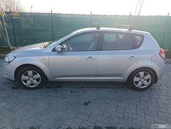 Gri Utilizat 2009 Kia Ceed Hatchback | 3.500 EUR