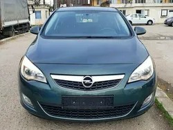 Verde Utilizat 2011 Opel Astra Hatchback | 4.799 EUR (Preț OK)
