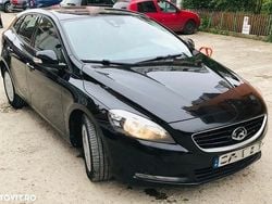 Culoarenegru Utilizat 2015 Volvo V40 Standard Hatchback | 7.200 EUR (Preț OK)