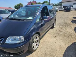 Albastru Utilizat 2010 VW Sharan Comfortline Monovolum | 3.700 EUR (Super Preț)