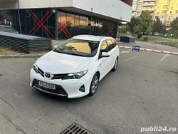 Alb Utilizat 2015 Toyota Auris Hybrid Break | 9.900 EUR (Super Preț)