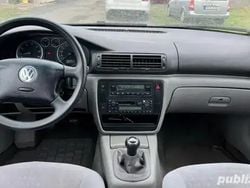 Argintiu Utilizat 2003 VW Passat Berlinǎ | 1.400 EUR (Preț bun)