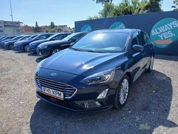 Alb Utilizat 2017 Ford Focus Trend Berlinǎ | 12.450 EUR (Scump)