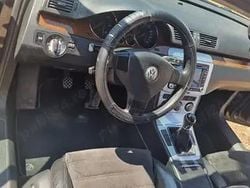 Utilizat 2006 VW Passat Berlinǎ | 2.500 EUR (Preț OK)