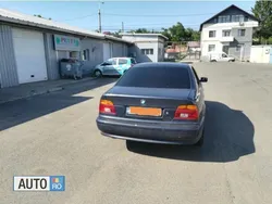 Albastru Utilizat 2002 BMW 525 Berlinǎ | 2.690 EUR