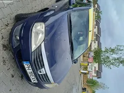 Utilizat 2011 Dacia Logan Berlinǎ | 950 EUR (Super Preț)