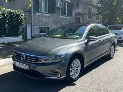 Verde Utilizat 2016 VW Passat GTE Berlinǎ | 15.500 EUR (Preț bun)