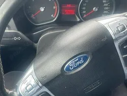 Utilizat 2010 Ford Mondeo Berlinǎ | 3.000 EUR