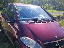 Rosu Utilizat 2004 Mercedes A160 Hatchback | 500 EUR