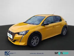 Utilizat 2022 Peugeot e-208 Hatchback | 17.058 EUR