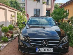Negru Utilizat 2018 Mercedes E220 Berlinǎ | 29.900 EUR (Preț bun)