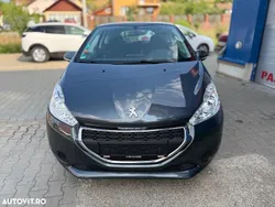 Gri Utilizat 2014 Peugeot 208 Access Hatchback | 4.350 EUR (Preț bun)
