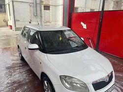 Alb Utilizat 2009 Skoda Fabia Berlinǎ | 1.600 EUR