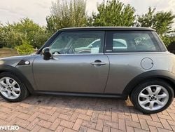 Gri Utilizat 2010 Mini Cooper Hatchback | 2.650 EUR (Super Preț)