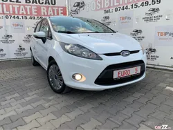 Alb Utilizat 2013 Ford Fiesta Hatchback | 5.990 EUR