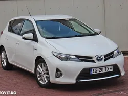 Alb Utilizat 2013 Toyota Auris Hybrid Luna Hatchback | 9.390 EUR (Preț OK)