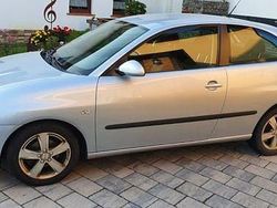 Argintiu Utilizat 2008 Seat Ibiza Hatchback | 2.400 EUR (Preț OK)